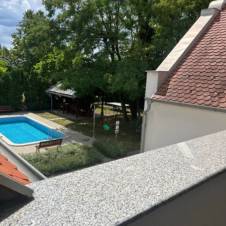 Szanyi Vendeghaz Gasthuis 3*