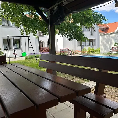 Szanyi Vendeghaz Guest house 3*