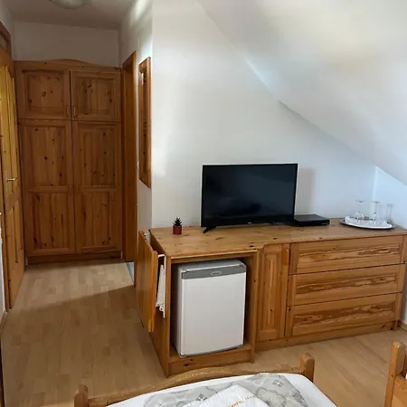 Gasthuis Szanyi Vendeghaz 3*