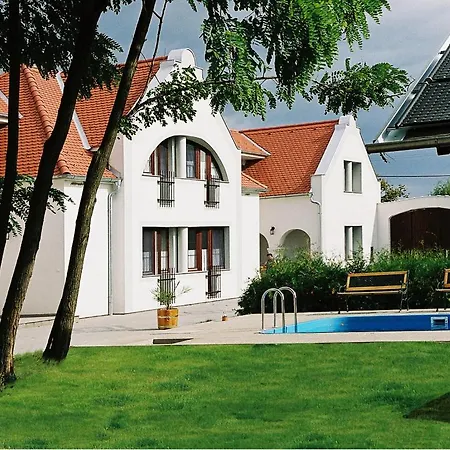 Szanyi Vendeghaz Guest house